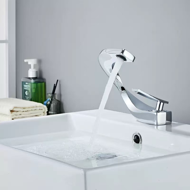 Artistic -Twisted Curve Basin Faucet