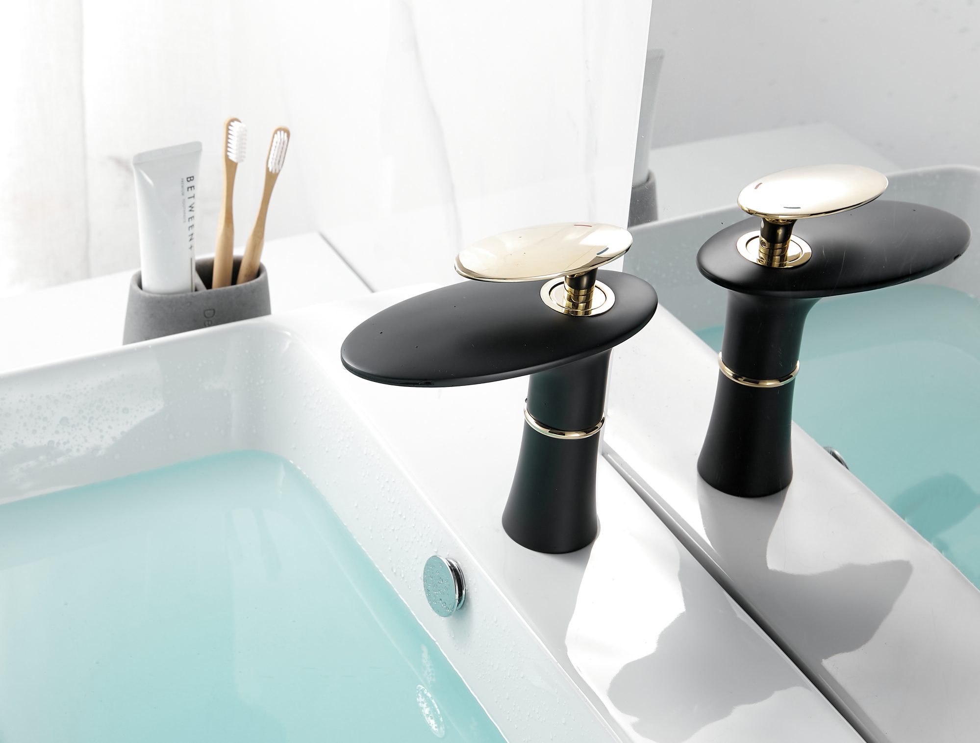 Basin Bathroom Faucets Elegant Black Single Handle Single Hole Basin Water Sink Hot and Cold Mixer Tap Bathroom Faucets
